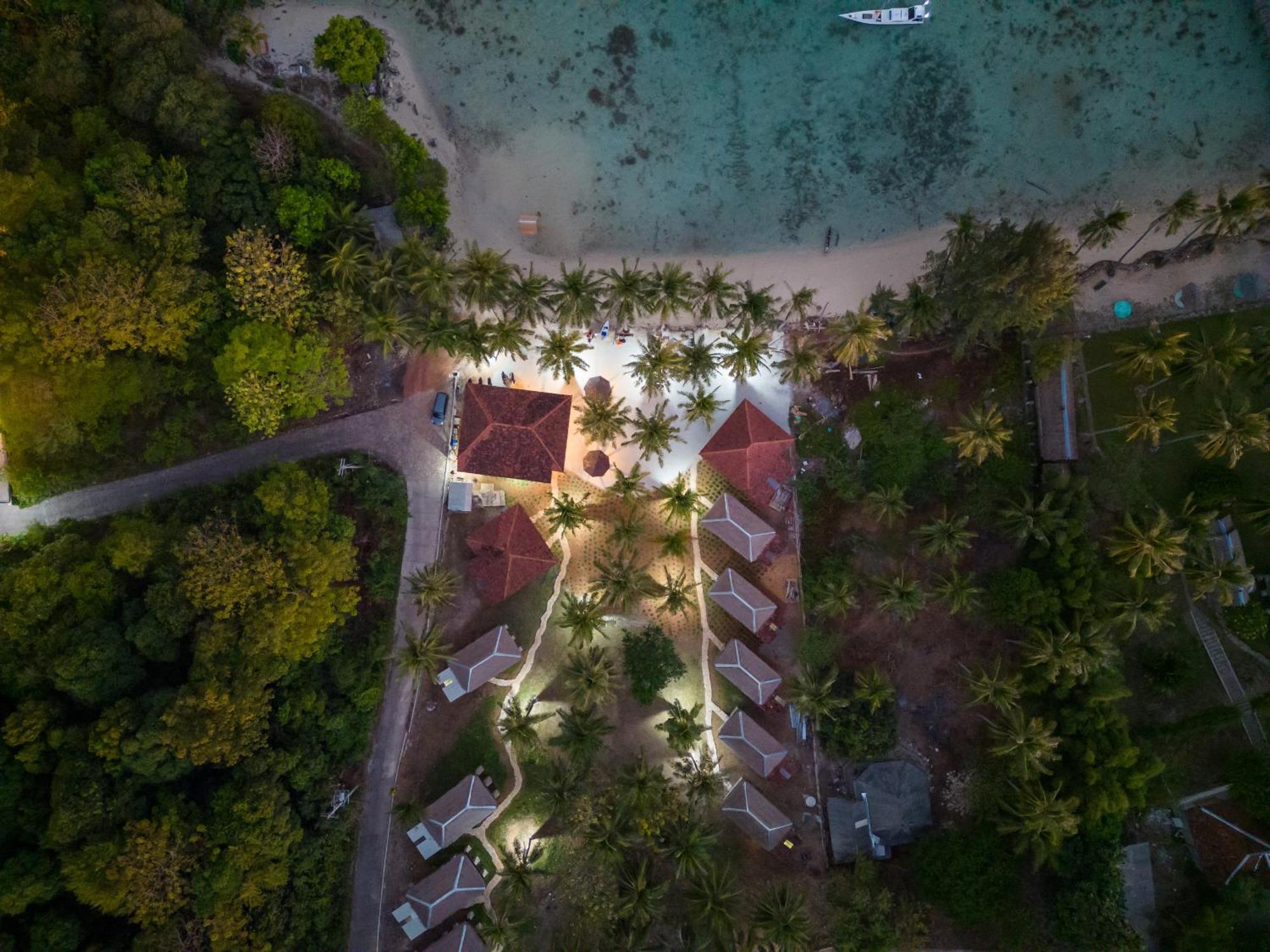 Eco Casa Hotel Karimunjawa Exterior photo