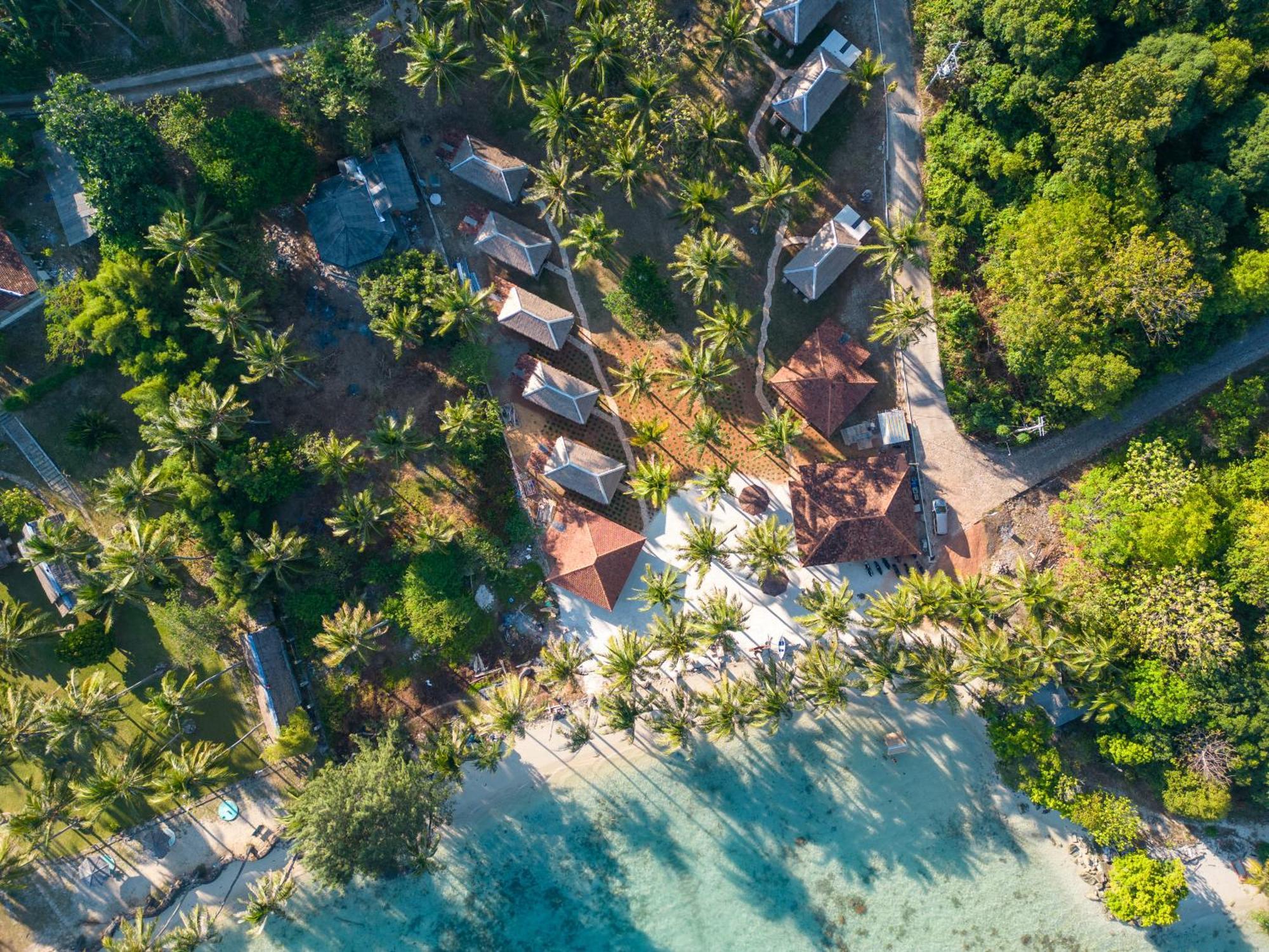 Eco Casa Hotel Karimunjawa Exterior photo