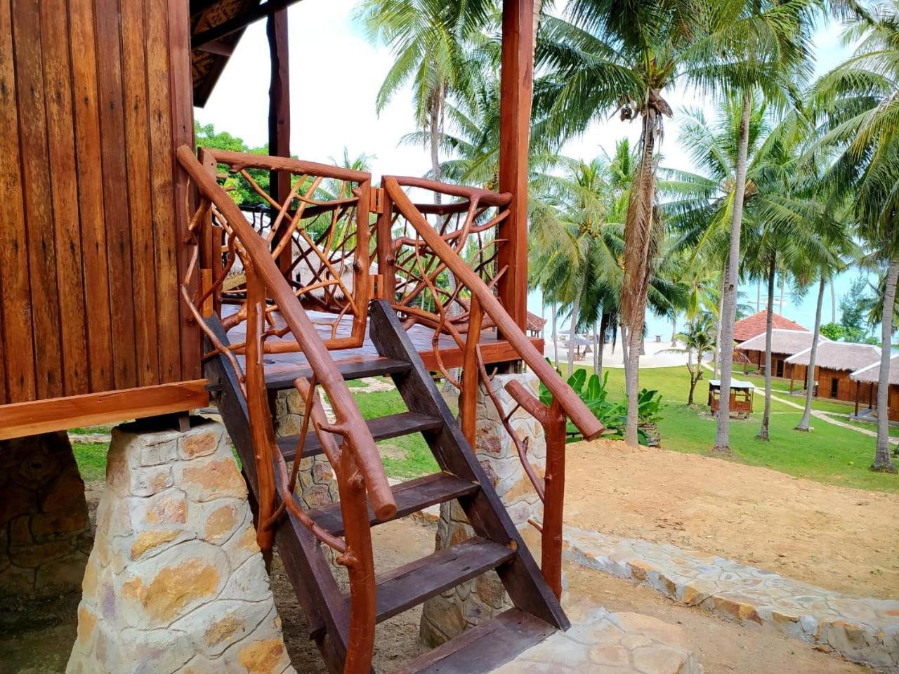 Eco Casa Hotel Karimunjawa Exterior photo
