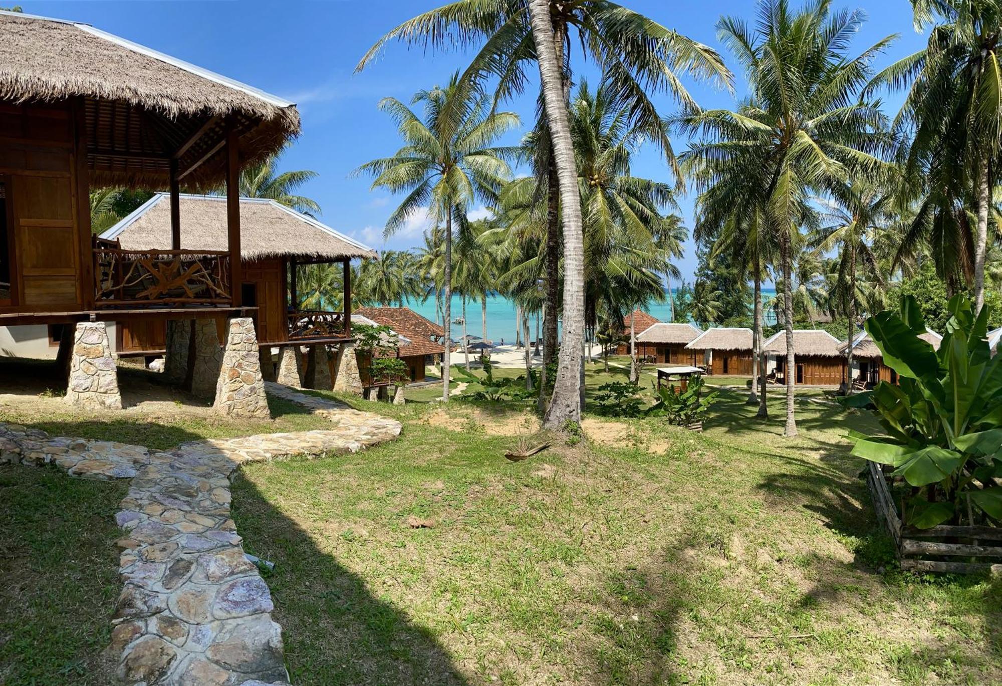 Eco Casa Hotel Karimunjawa Exterior photo