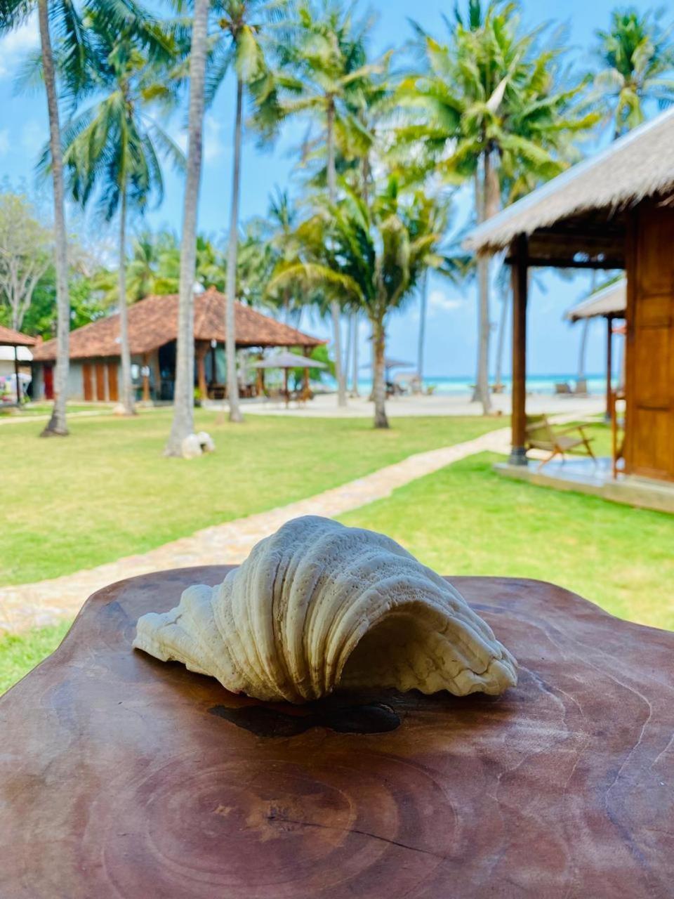Eco Casa Hotel Karimunjawa Exterior photo